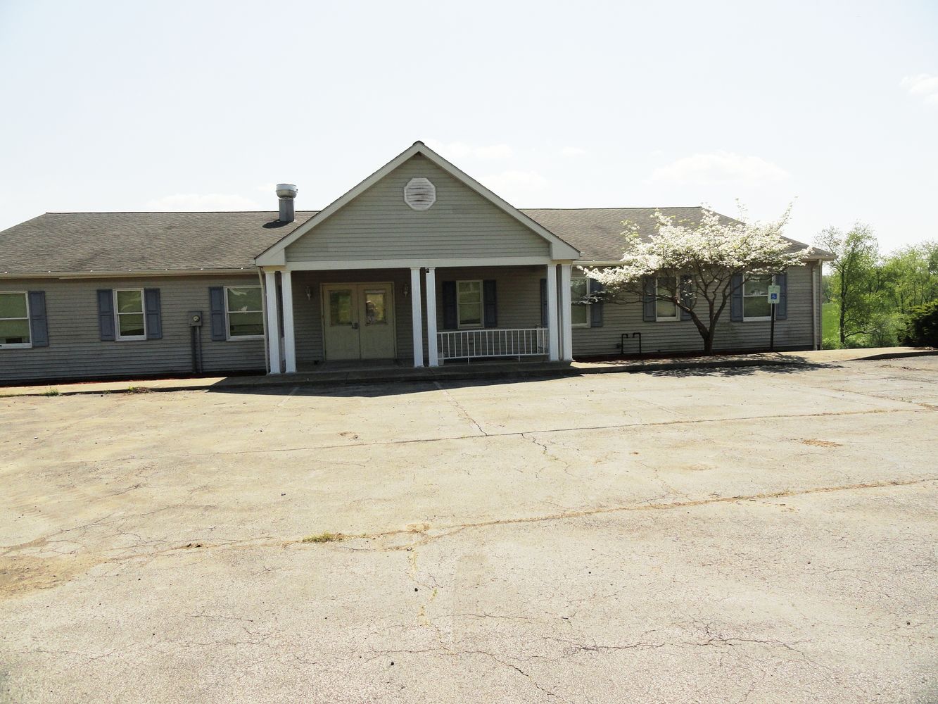 1358 Rolling Acres Rd, New Cumberland, WV 26047